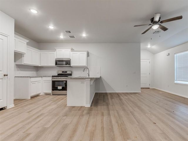 11604 Mackenzie Way, Piedmont, OK 73078