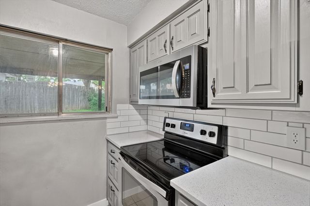 1601 White Oak Court, Denton, TX 76209