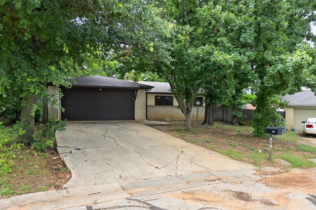 1601 White Oak Court, Denton, TX 76209