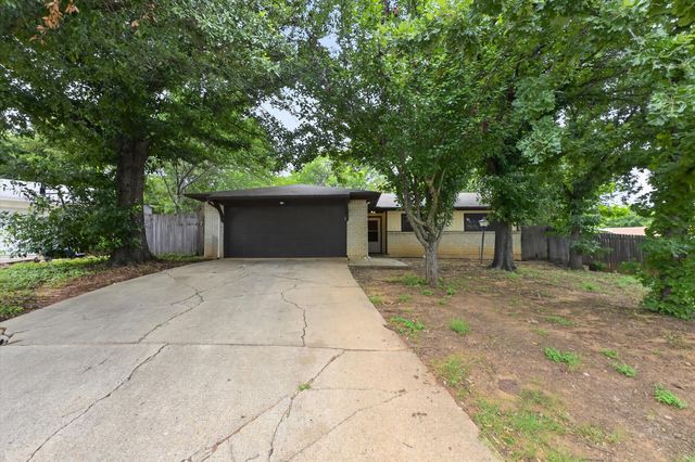 1601 White Oak Court, Denton, TX 76209