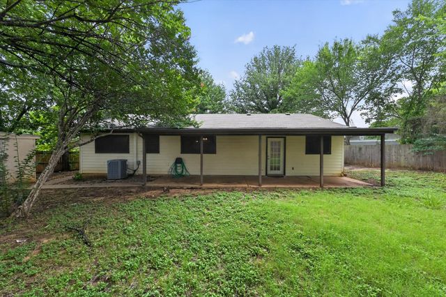 1601 White Oak Court, Denton, TX 76209