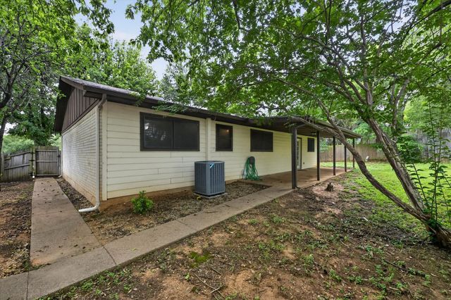 1601 White Oak Court, Denton, TX 76209