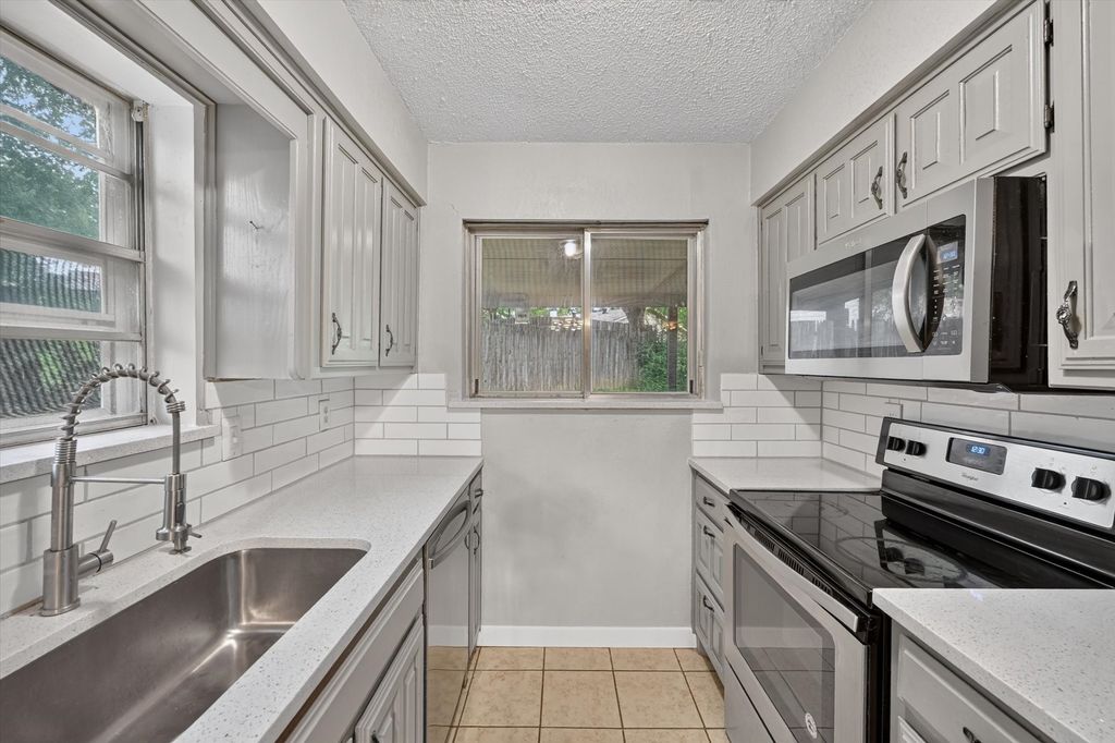 1601 White Oak Court, Denton, TX 76209