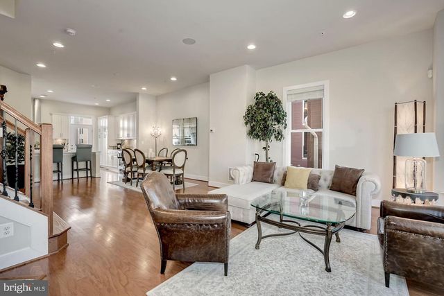 617 E CUSTIS AVE, Alexandria, VA 22301