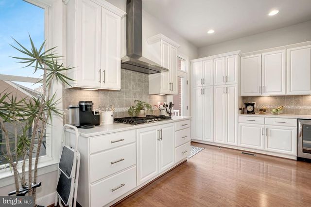 617 E CUSTIS AVE, Alexandria, VA 22301