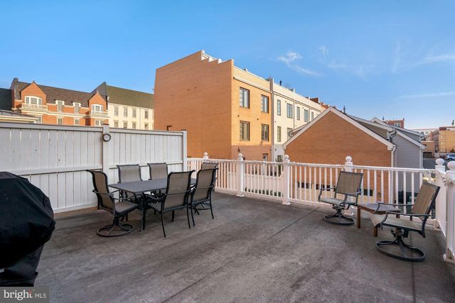 617 E CUSTIS AVE, Alexandria, VA 22301