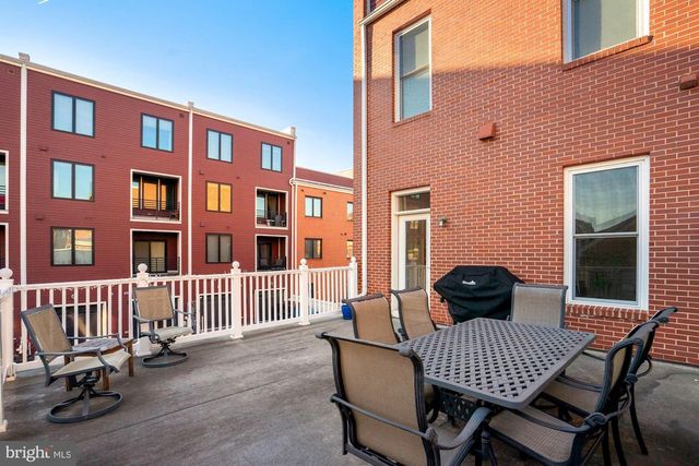 617 E CUSTIS AVE, Alexandria, VA 22301