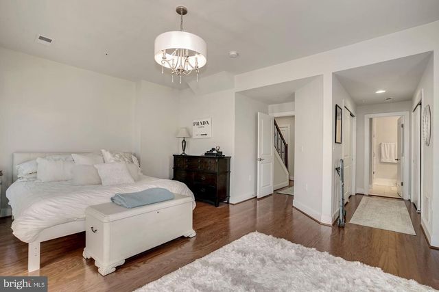 617 E CUSTIS AVE, Alexandria, VA 22301