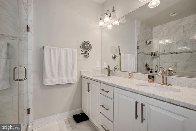 617 E CUSTIS AVE, Alexandria, VA 22301