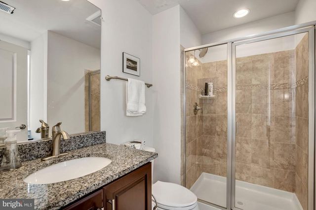 617 E CUSTIS AVE, Alexandria, VA 22301