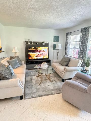 638 Snug Harbor Drive E4, Boynton Beach, FL 33435