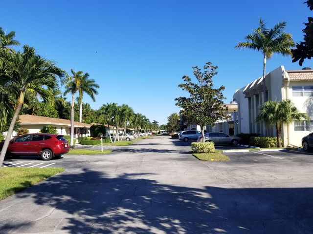 638 Snug Harbor Drive E4, Boynton Beach, FL 33435