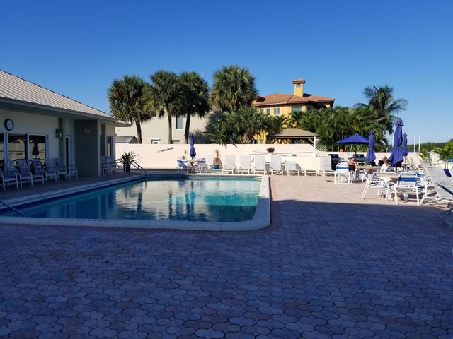 638 Snug Harbor Drive E4, Boynton Beach, FL 33435