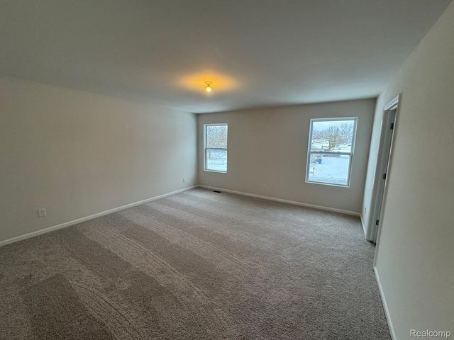581 VILLAGE POINT Circle, Waterford Charter Township, MI 48328