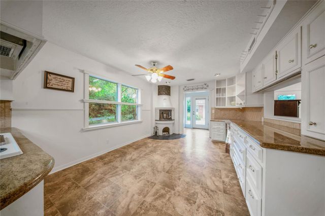 8726 Dogwood Drive, Tomball, TX 77375