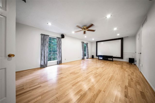 8726 Dogwood Drive, Tomball, TX 77375