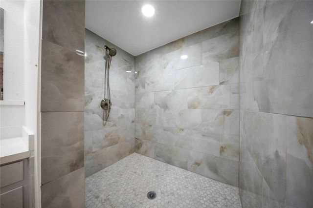 8726 Dogwood Drive, Tomball, TX 77375