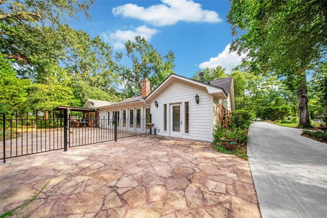 8726 Dogwood Drive, Tomball, TX 77375