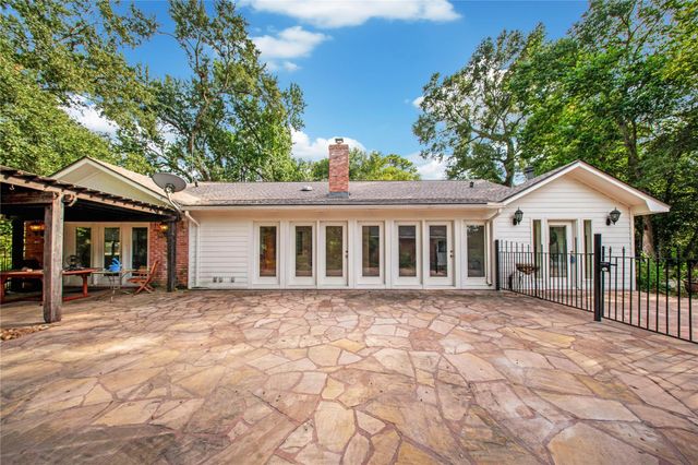 8726 Dogwood Drive, Tomball, TX 77375