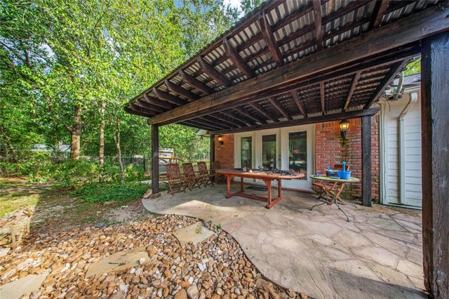 8726 Dogwood Drive, Tomball, TX 77375