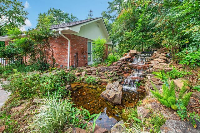 8726 Dogwood Drive, Tomball, TX 77375