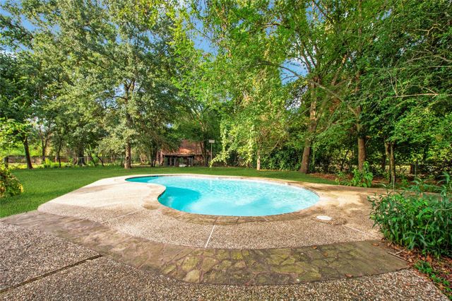 8726 Dogwood Drive, Tomball, TX 77375