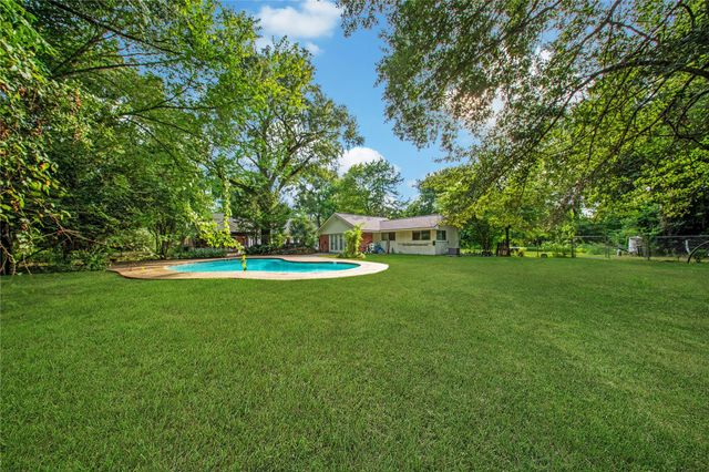 8726 Dogwood Drive, Tomball, TX 77375