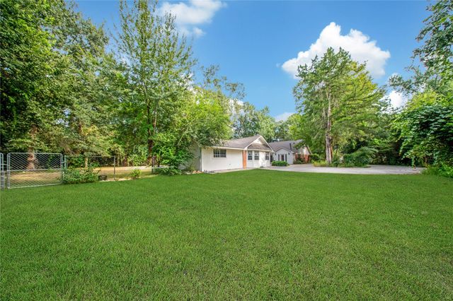 8726 Dogwood Drive, Tomball, TX 77375