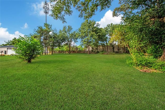 8726 Dogwood Drive, Tomball, TX 77375