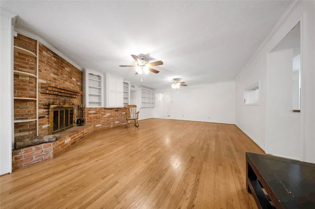 8726 Dogwood Drive, Tomball, TX 77375