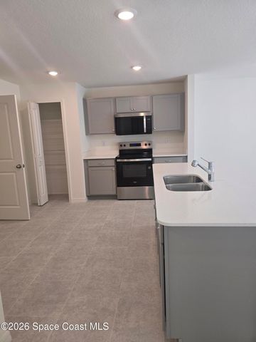 941 SW Richmond Circle SW, Palm Bay, FL 32908