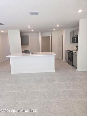 941 SW Richmond Circle SW, Palm Bay, FL 32908