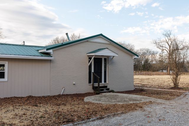 2239 Hunter Bills Rd, Lewisburg, TN 37091