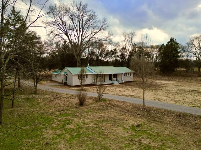 2239 Hunter Bills Rd, Lewisburg, TN 37091