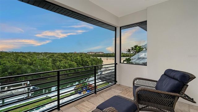 5326 SIESTA COVE DRIVE, Sarasota, FL 34242