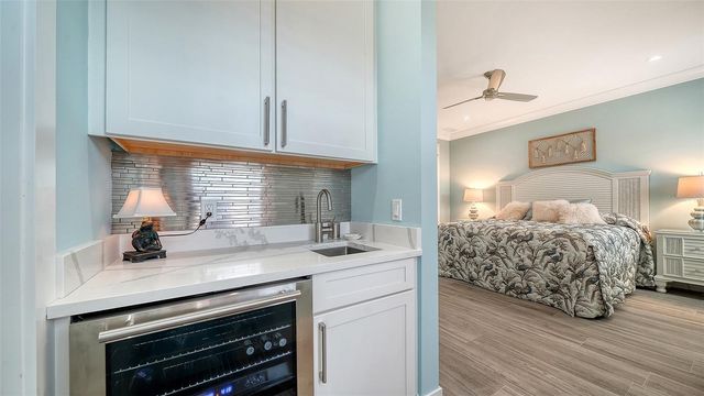 5326 SIESTA COVE DRIVE, Sarasota, FL 34242