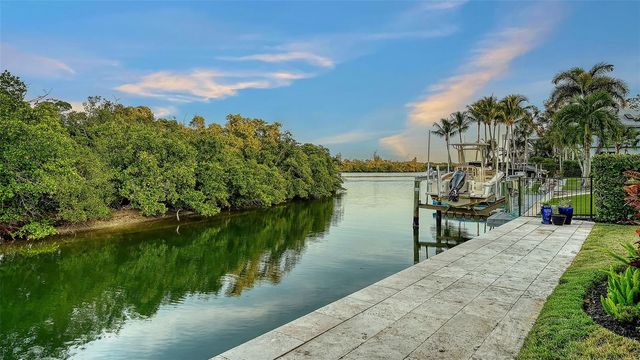 5326 SIESTA COVE DRIVE, Sarasota, FL 34242