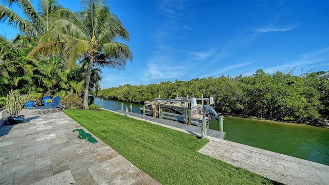 5326 SIESTA COVE DRIVE, Sarasota, FL 34242