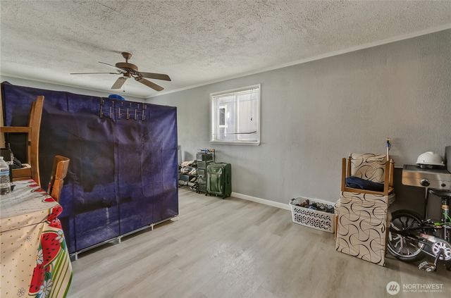 1055 S 317th Street, Federal Way, WA 98003