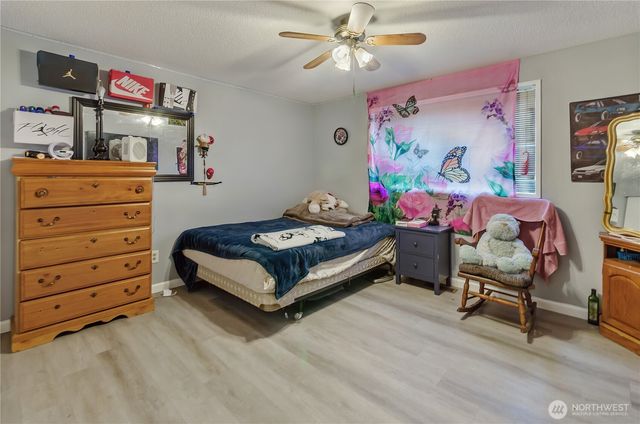 1055 S 317th Street, Federal Way, WA 98003