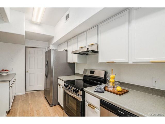 9448 E Florida Ave 2075, Denver, CO 80247