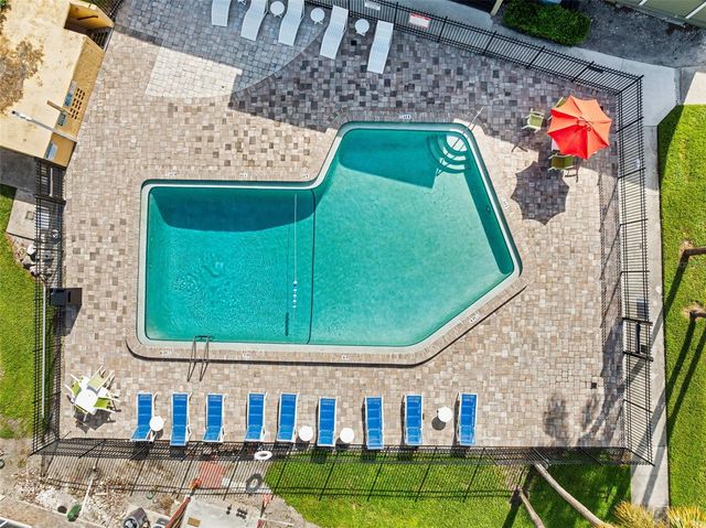 910 LAKE DESTINY ROAD B, Altamonte Springs, FL 32714