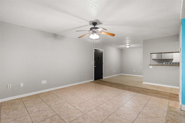 910 LAKE DESTINY ROAD B, Altamonte Springs, FL 32714