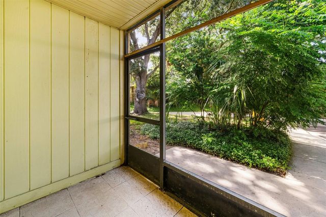 910 LAKE DESTINY ROAD B, Altamonte Springs, FL 32714