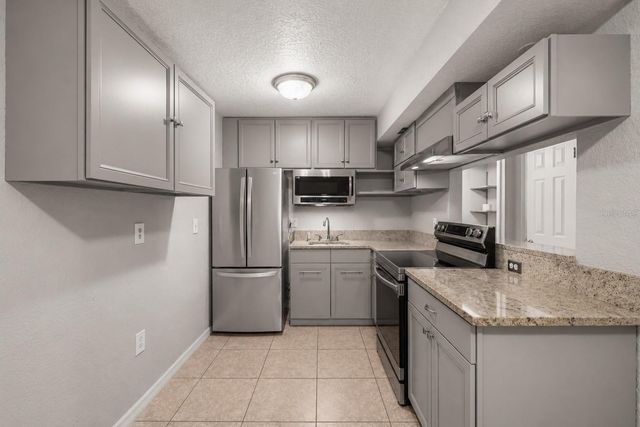 910 LAKE DESTINY ROAD B, Altamonte Springs, FL 32714
