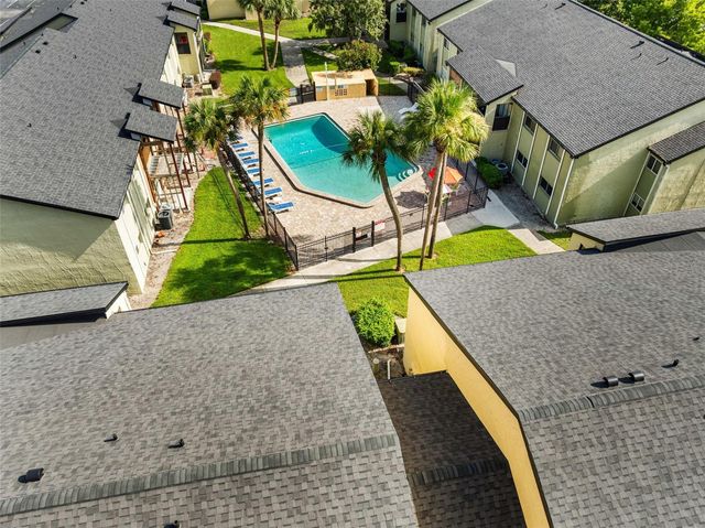 910 LAKE DESTINY ROAD B, Altamonte Springs, FL 32714