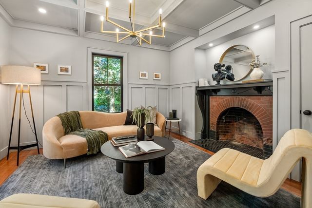 27 Oakwood Road, Newton, MA 02466