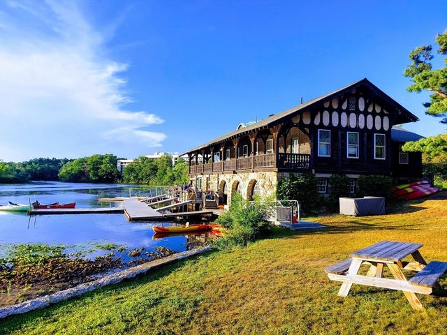 27 Oakwood Road, Newton, MA 02466