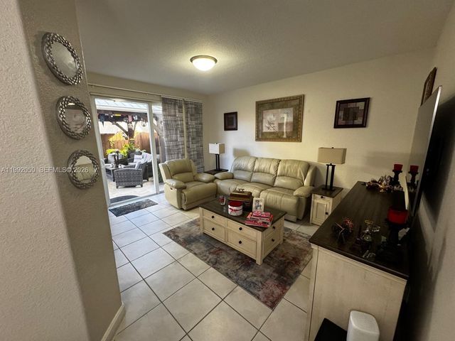 6980 NW 177th St L102, Hialeah, FL 33015