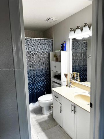 6980 NW 177th St L102, Hialeah, FL 33015